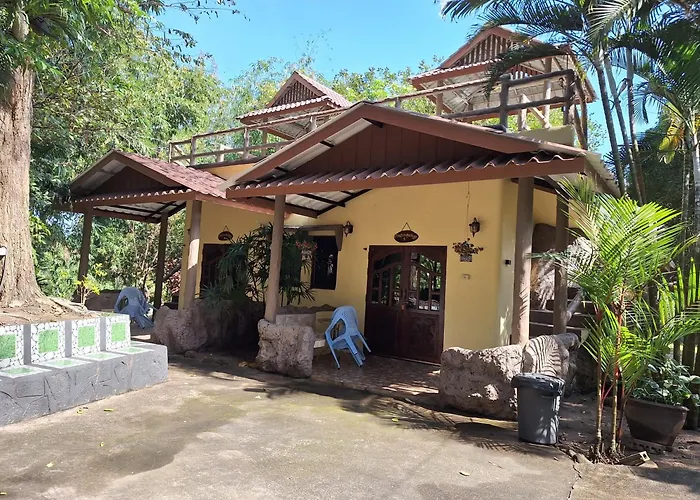 บ้านกาแล รีสอร์ท *