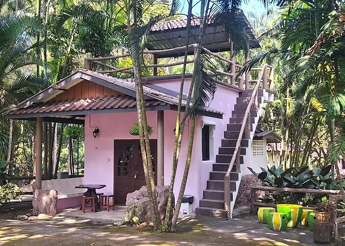 รีสอร์ท บ้านกาแล สวนผึ้ง